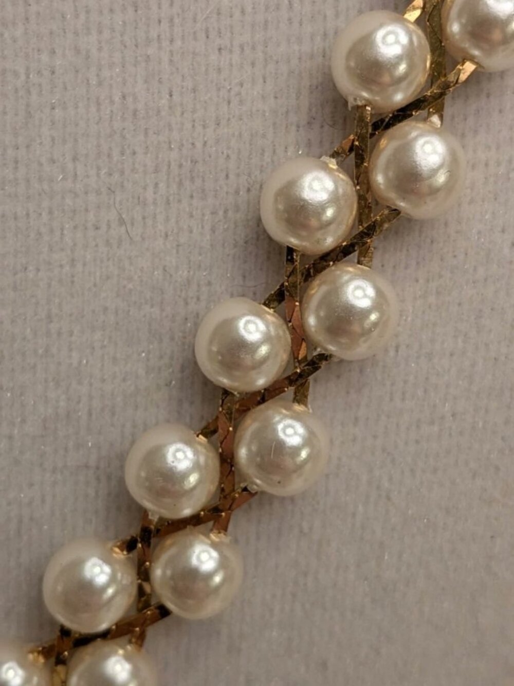 Vintage Woven Faux White Pearl Gold Tone Herringbone Necklace - Picture 2 of 3